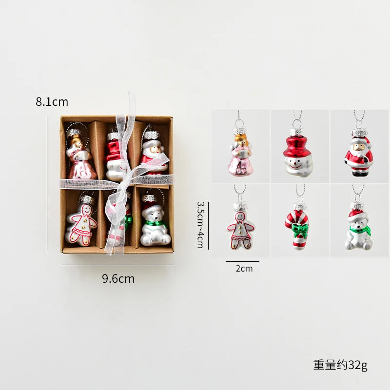 Set of Christmas-themed keychains in a box with measurements and weight information.
